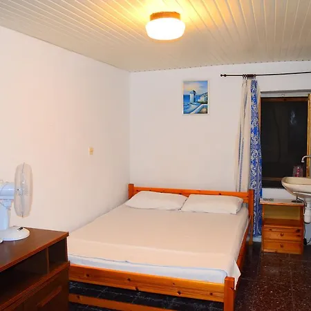 Hostel Stathis *