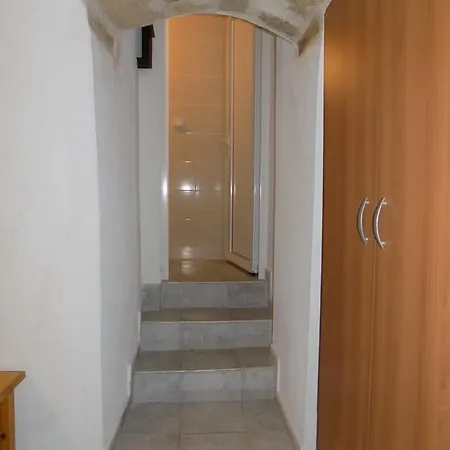 Stathis Hostel